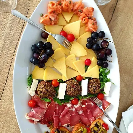 Wine Cesarica Hotel 4*